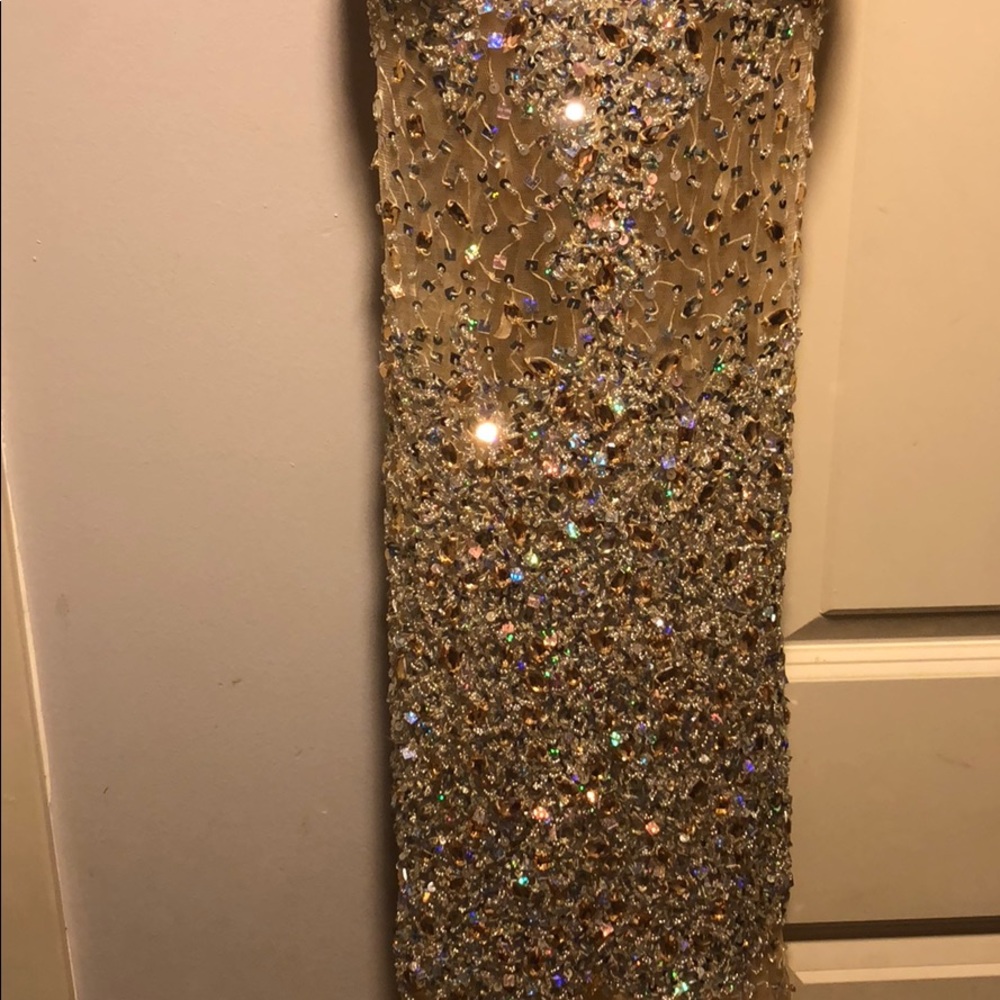 Dress - Picture 2 of 4